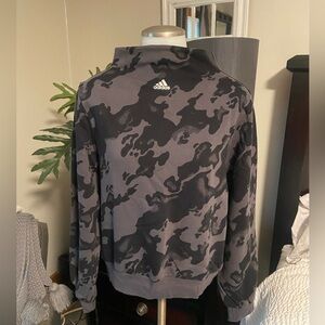 Women’s Adidas Camo Sweatshirt Size Small